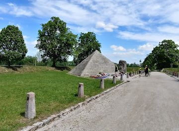 slovakia/zahorie/attraction/monument-to-general-milan-rastislav-stefanik