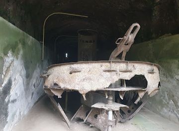 papua-new-guinea/east-new-britain/attraction/japanese-barge-tunnel