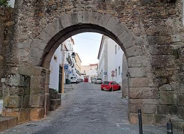 portugal/evora/attraction/arco-romano-de-dona-isabel