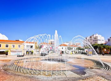 portugal/portimao/attraction/fonte-da-praca-1-de-maio