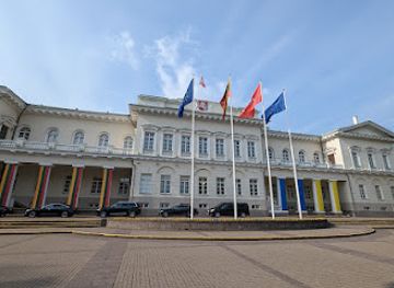 lithuania/vilnius-region/attraction/presidential-palace-grounds