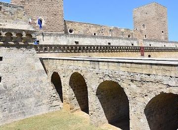 italy/bari/attraction/castello-svevo-di-bari