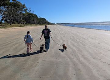 australia/fraser-coast/attraction/dundowran-beach