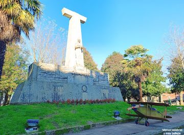 spain/galicia/attraction/estatua-de-joaquin-loriga