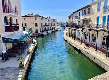 france/saint-tropez/attraction/pont-principal-du-port-grimaud