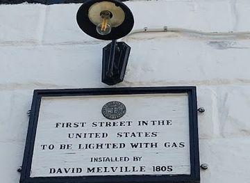 rhode-island/newport-coastline/attraction/location-of-the-first-gas-street-lamp