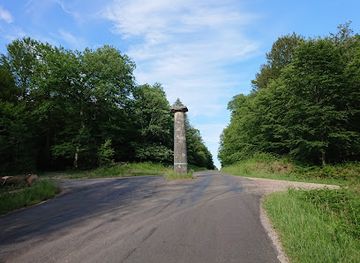 france/franche-comte/attraction/borne-colonne-n-4-de-la-foret-de-chaux