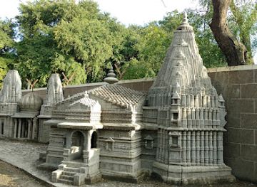 india/pune/attraction/late-sanjay-mahadeo-nimhan-gram-sanskruti-udyan