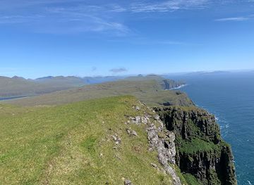 faroe-islands/koltur/attraction/dunnesdrangar