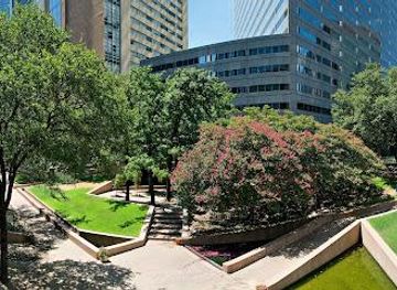 texas/dallas/attraction/thanks-giving-square