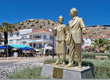 turkiye/cesme/attraction/heykel