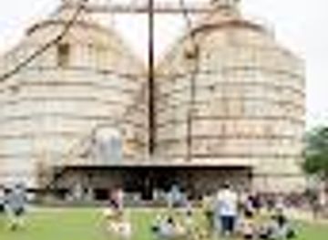 texas/waco/attraction/silos-at-magnolia