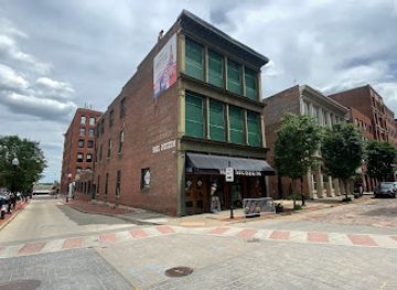 missouri/st-louis/attraction/laclede-s-landing-wax-museum