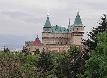 slovakia/trencin-region/attraction/narodna-zoologicka-zahrada-bojnice