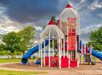 oklahoma/oklahoma-city/attraction/stars-and-stripes-park