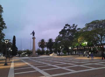 uruguay/fray-bentos/attraction/plaza-artigas