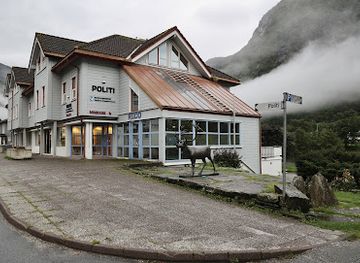 norway/flam/attraction/statua-cervo