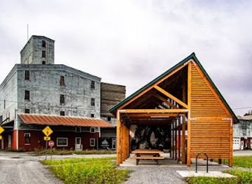 vermont/molly-falls-state-park/attraction/trailhead-pavilion-of-the-lamoille-valley-rail-trail-extension