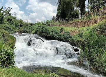 rwanda/karisimbi-volcano/attraction/isaac-water-falls