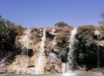 oman/mirbat/attraction/wadi-darbath-watchtower
