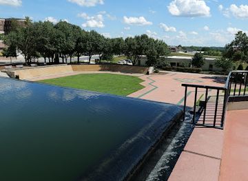 north-carolina/winston-salem/attraction/corpening-plaza