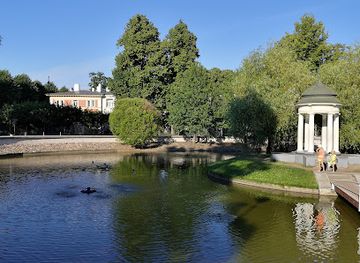 latvia/liepaja/attraction/swan-pond