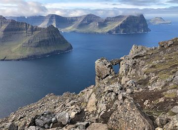 faroe-islands/norooyar/attraction/villingardalsfjall-enniberg-hike-startingpoint