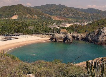 mexico/tierra-caliente/attraction/maruata-beach