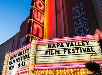 california/martinez/attraction/uptown-theatre