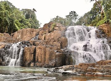 indonesia/southeast-sulawesi/attraction/parangloe-waterfall