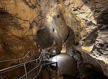 hungary/budapest/attraction/palvolgyi-cave