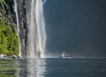 norway/geirangerfjord/attraction/geiranger-fjordservice-as