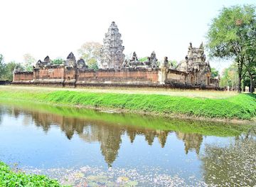 thailand/eastern-thailand/attraction/sadok-kok-thom-historical-park