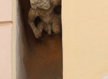 slovakia/gemer/attraction/posmievacik-statue