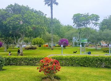 peru/lima/san-isidro/attraction/parque-benemerita-guardia-civil