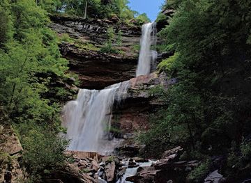 new-york/catskill-mountains/attraction/kaaterskill-falls-viewing-platform