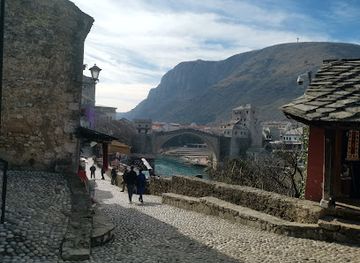 bosnia-and-herzegovina/mostar/attraction/mostar-city-viewpoint-for-sunset