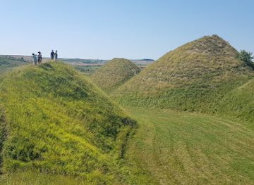 romania/fagaras-mountains/attraction/mounds-from-sona