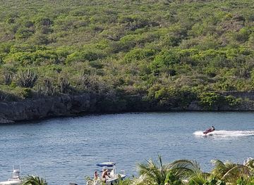 curacao/jan-thiel-beach/attraction/curacao-sign