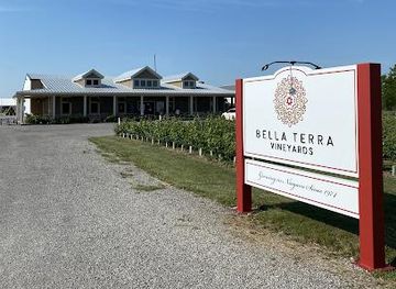 canada/niagara-falls/attraction/bella-terra-vineyards