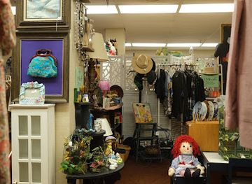 indiana/the-dunes/attraction/yesterday-s-treasures-antique-mall