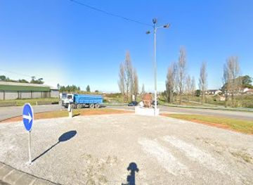 portugal/aveiro/attraction/rotunda-do-pote-de-ouro-aradas-aveiro