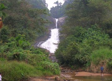 sri-lanka/ratnapura-district/attraction/bopath-falls