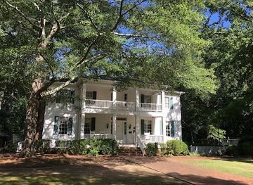 alabama/chattahoochee-river/attraction/stately-oaks