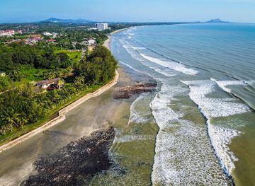 malaysia/kuantan/attraction/pantai-batu-hitam