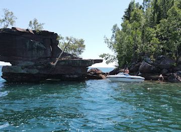wisconsin/madeline-island/attraction/apostle-islands-sandscapes-state-natural-area