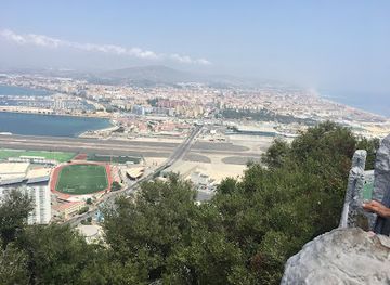 gibraltar/eastern-beach/attraction/couvreport-battery