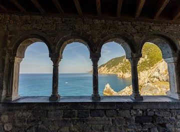 italy/cinque-terre/attraction/grotta-di-lord-byron
