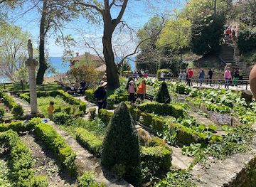 bulgaria/balchik/attraction/gradinata-na-mircha-i-kinosalon