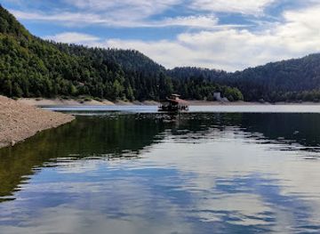 croatia/gorski-kotar/attraction/cacina-splav-the-caca-raft